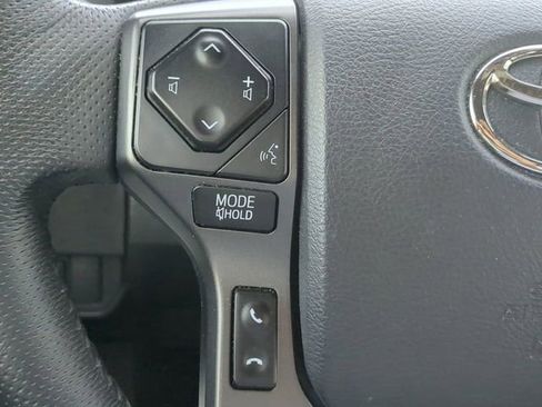 Used 2020 Toyota Tacoma TRD Off-Road w/ TRD Premium Off Road Package image 31