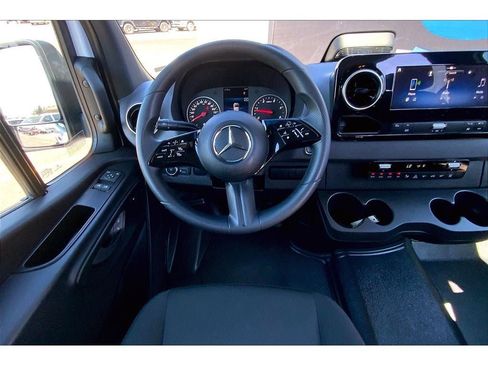 Used 2026 Mercedes-Benz Sprinter 2500 image 5