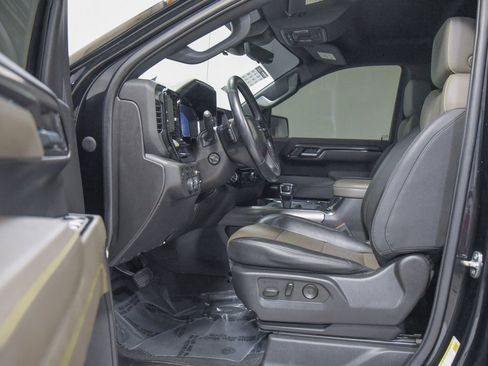 Used 2023 Chevrolet Silverado 1500 ZR2 w/ Technology Package image 2