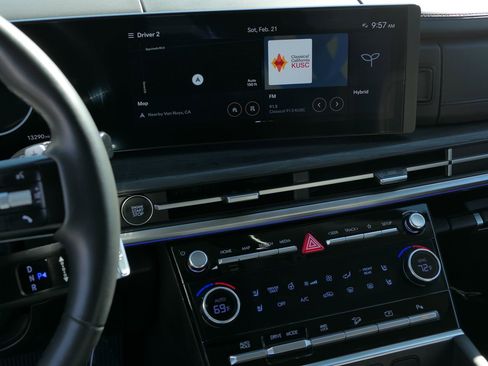 Used 2025 Hyundai Santa Fe Limited image 19