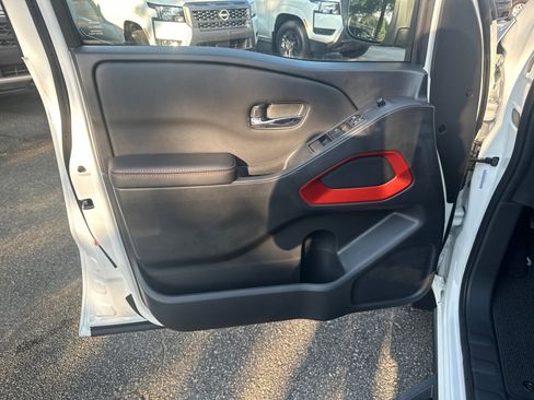 New 2025 Nissan Frontier PRO-4X w/ Pro Convenience Package image 10