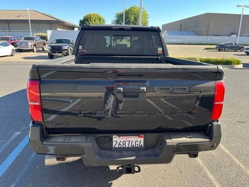 Used 2025 Toyota Tacoma SR5 w/ SR5 Upgrade Package AWD/4WD image 6