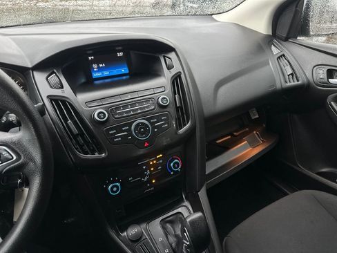 Used 2018 Ford Focus SE image 24