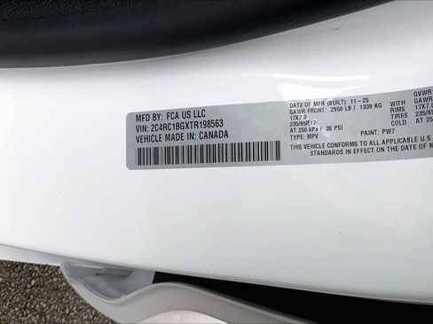 New 2026 Chrysler Pacifica Select image 18