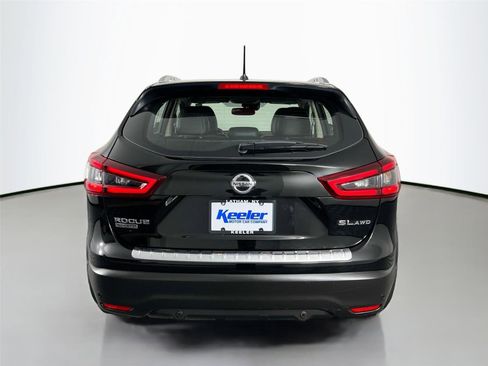 Used 2022 Nissan Rogue Sport SL w/ Premium Package image 5
