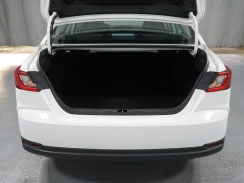 Used 2025 Toyota Camry LE image 34