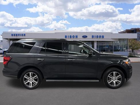 Certified 2023 Ford Expedition Limited AWD/4WD image 2