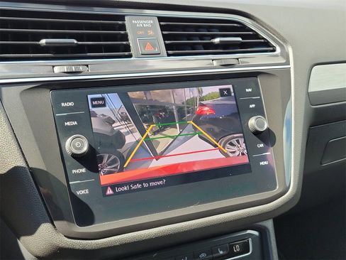 Used 2018 Volkswagen Tiguan SEL image 21