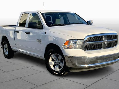 Used 2024 RAM 1500 Classic SLT image 3