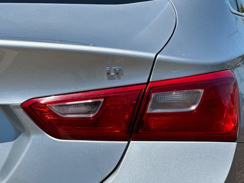 Used 2018 Chevrolet Malibu LT FWD image 31