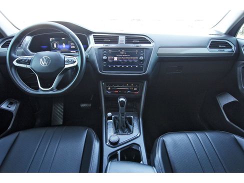 Used 2022 Volkswagen Tiguan SE AWD/4WD image 12