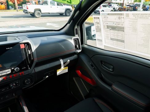 New 2026 Nissan Frontier PRO-4X w/ Pro-4x Convenience Package image 10