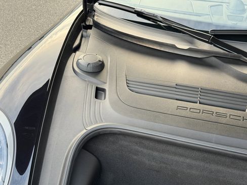 Used 2019 Porsche 911 image 70