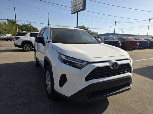Used 2024 Toyota RAV4 LE AWD/4WD image 23