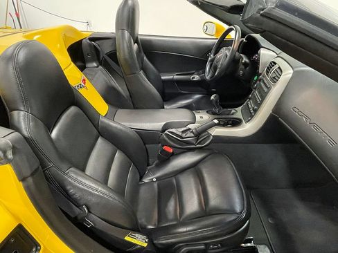 Used 2005 Chevrolet Corvette Convertible w/ Preferred Equipment Group RWD image 44