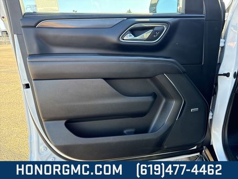 Used 2023 GMC Yukon AT4 w/ Technology Package image 16