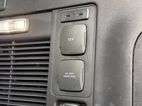 Used 2025 Ford Expedition Active AWD/4WD image 35