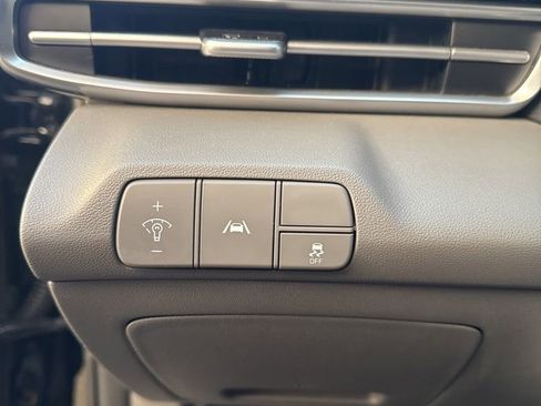 Used 2023 Hyundai Elantra SEL image 13