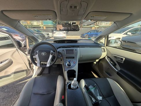 Used 2015 Toyota Prius Two FWD image 9