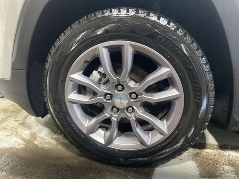 Certified 2022 GMC Terrain SLT w/ Tech Package AWD/4WD image 33