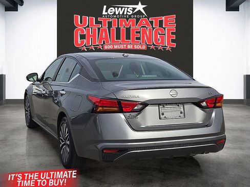 Used 2024 Nissan Altima 2.5 SV image 3
