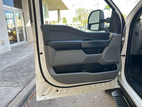 Used 2024 Ford F350 XLT image 39