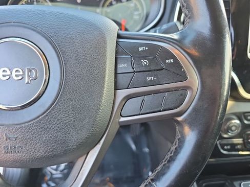 Used 2020 Jeep Cherokee Limited image 21