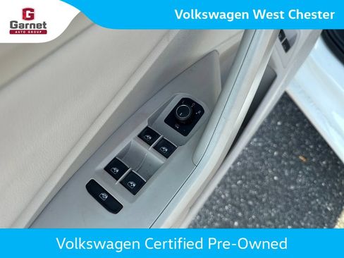 Used 2023 Volkswagen Jetta SE FWD image 12