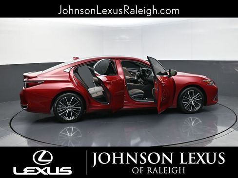 Used 2023 Lexus ES 300h w/ Premium Package image 32