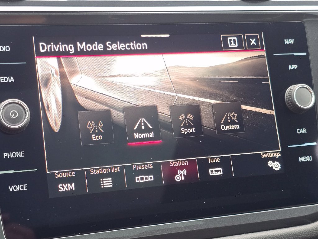 Used 2024 Volkswagen Tiguan SEL R-Line AWD/4WD image 12