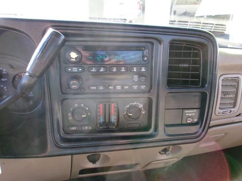 Used 2004 Chevrolet Silverado 2500 W/T w/ Skid Plate Package image 14