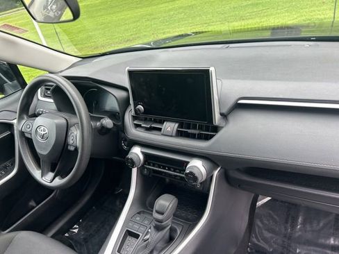 Used 2025 Toyota RAV4 XLE FWD image 14