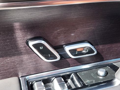 Certified 2025 Land Rover Range Rover SE AWD/4WD image 19