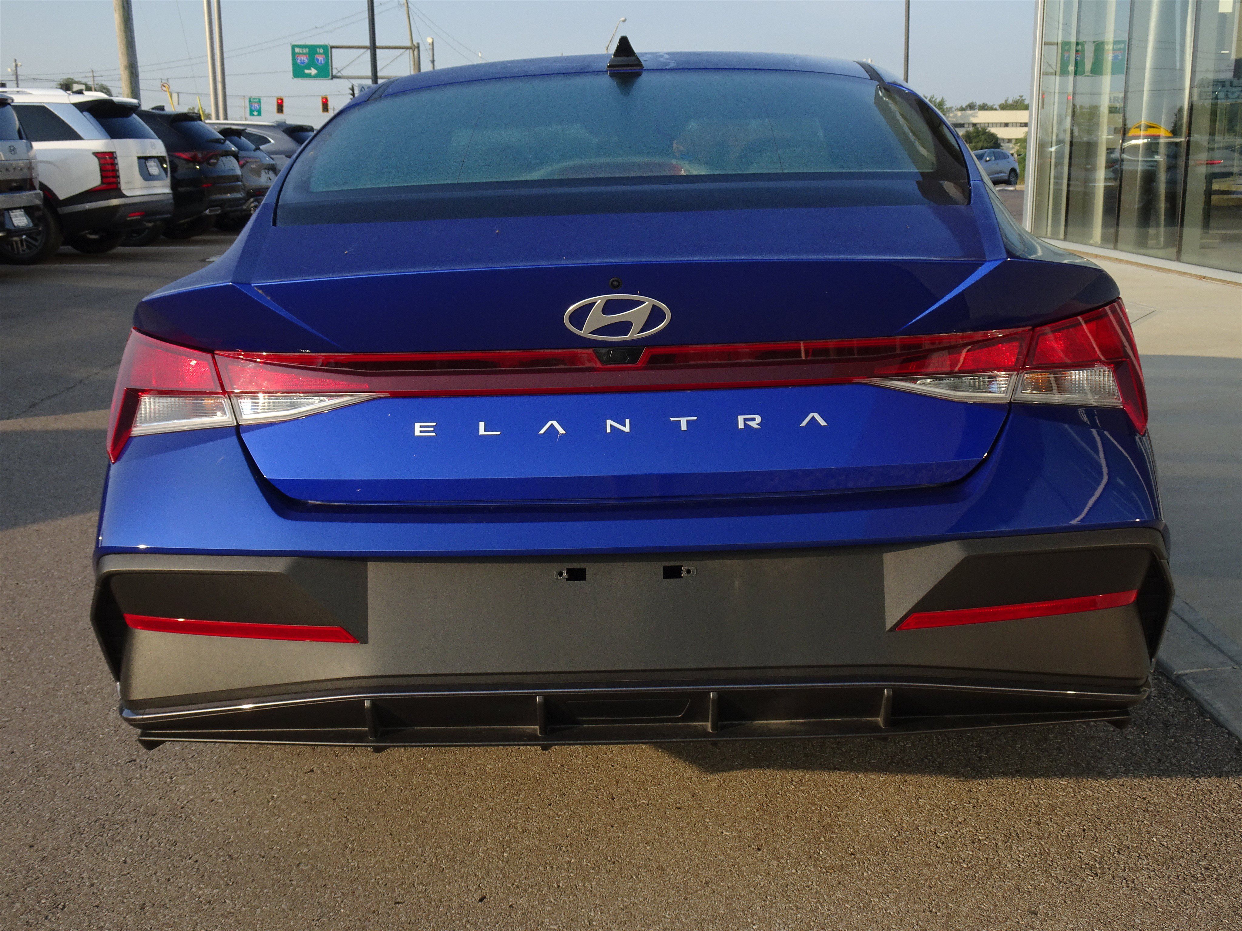 Used 2024 Hyundai Elantra SEL FWD image 4