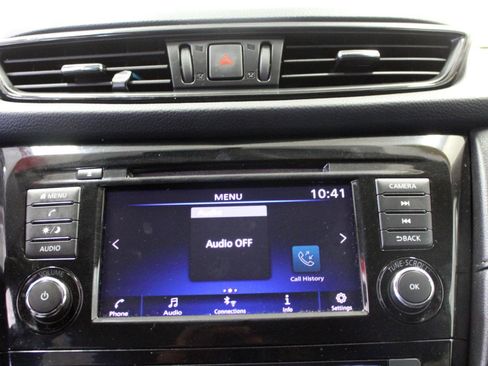 Used 2018 Nissan Rogue SV image 13