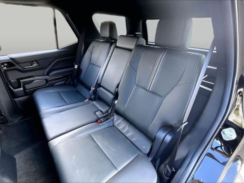 Used 2025 Toyota 4Runner Limited AWD/4WD image 19