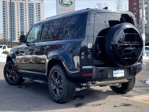 New 2026 Land Rover Defender 110 X-Dynamic SE image 12