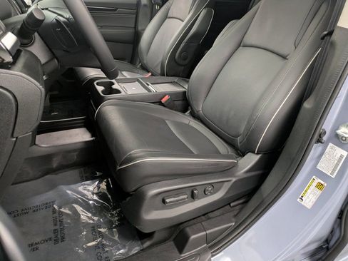 Certified 2025 Honda Odyssey Touring image 10