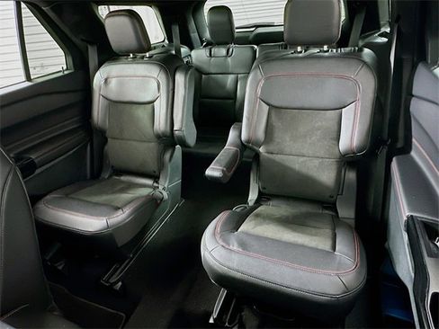 Used 2023 Ford Explorer ST-Line image 11