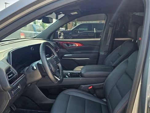 Used 2025 Chevrolet Traverse Z71 w/ Driver Confidence Package AWD/4WD image 6