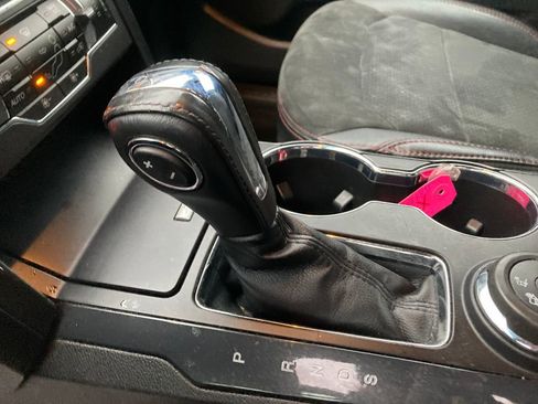 Used 2018 Ford Explorer XLT w/ Equipment Group 202A image 33