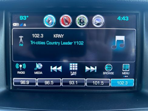 Used 2020 Chevrolet Suburban LT w/ Luxury Package AWD/4WD image 15
