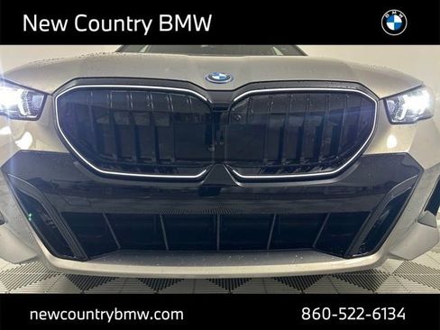 New 2026 BMW 550e xDrive w/ Premium Package image 28