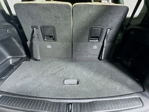 Used 2023 Jeep Grand Cherokee L Limited RWD image 30