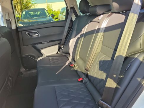 Certified 2026 Nissan Rogue Platinum w/ Platinum Premium Package image 8