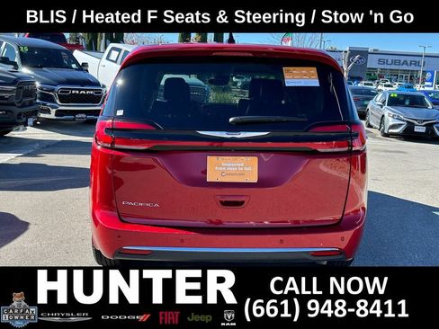 Used 2024 Chrysler Pacifica Touring-L FWD image 5