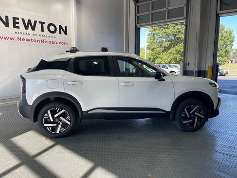 New 2026 Nissan Kicks SV w/ SV Premium Package FWD image 8