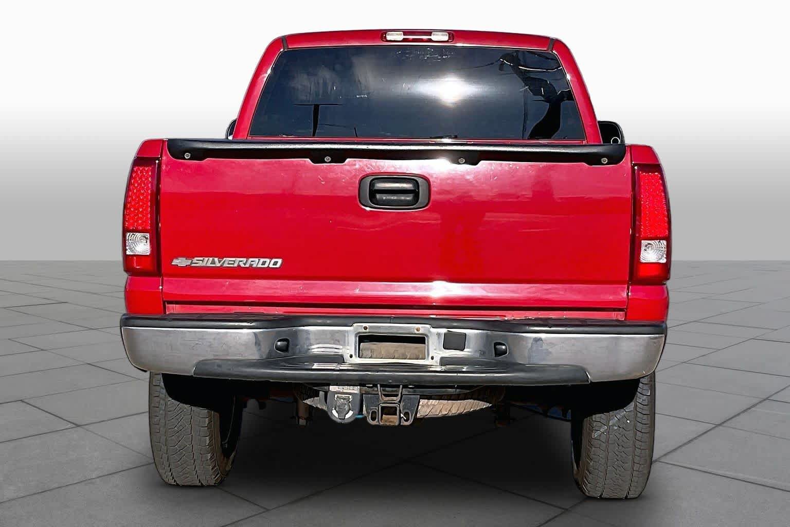 Used 2006 Chevrolet Silverado 1500 LT w/ Light Duty Power Package AWD/4WD image 5