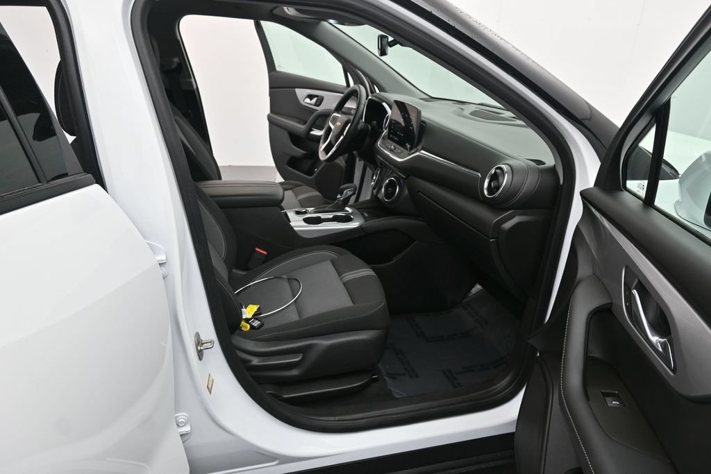 Used 2023 Chevrolet Blazer LT w/ Convenience Package FWD image 19