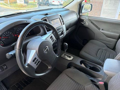 Used 2020 Nissan Frontier SV RWD image 20